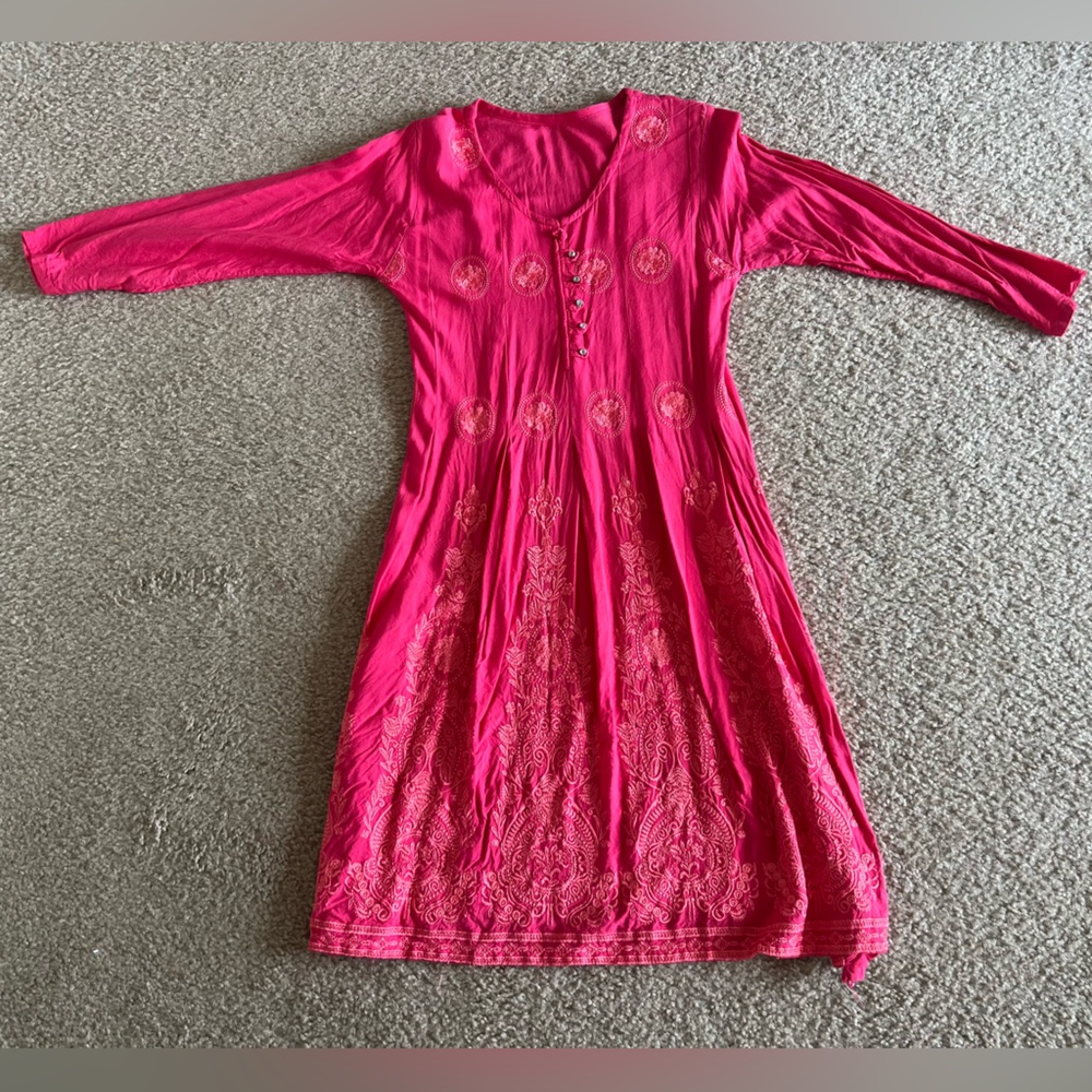 Preloved Pink Embroidered Lawn Dress 🌸🌺